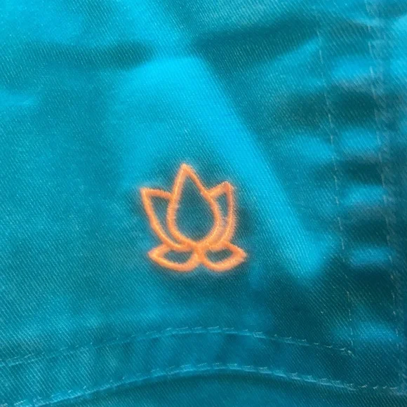 Maeven medical scrub’s - Picture 12 of 14